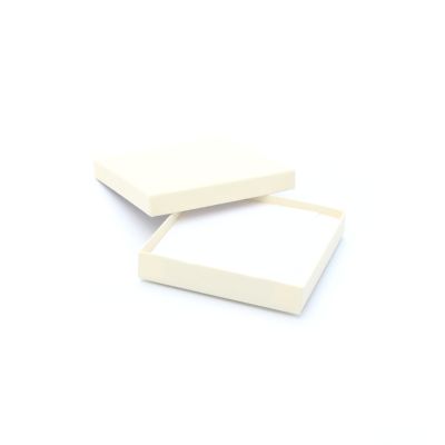 Size: 10x10x2cm. Cream gift box with lid