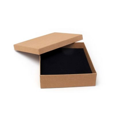 Size: 18x14x3.9cm Brown kraft paper gift box.