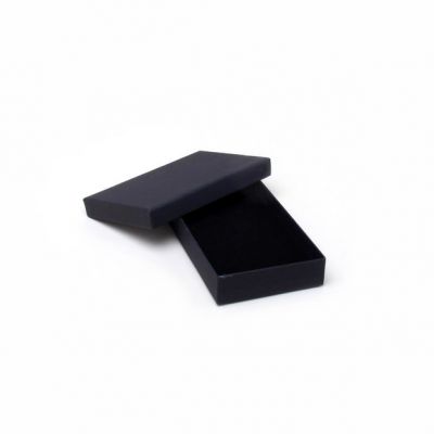 11.5x7.5x2cm.  Black gift box.