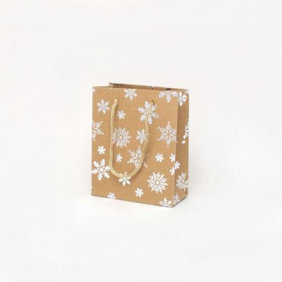 Size: 15x12x6cm Snowflake print kraft paper gift bag