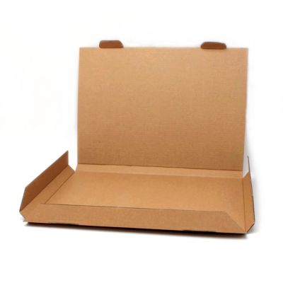 32.5x23x2cm. Brown card fold flat box