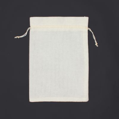 25x18cm. Cream jute effect gift bag.