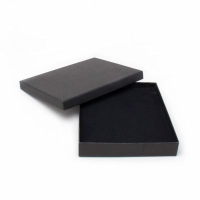 18x14x2.6cm. Black kraft gift box.