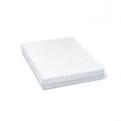 Size: 18x14x2.7cm Silver glitter gift box