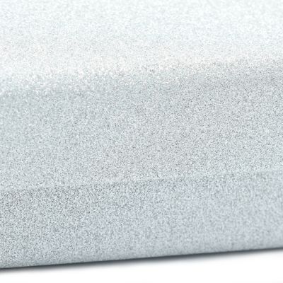 Size: 18x14x2.7cm Silver glitter gift box