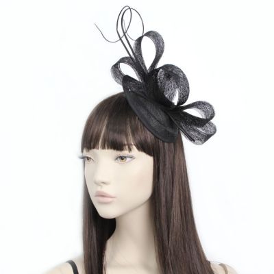 © Style Zara. Ostrich quills sinamay fascinator on an aliceband