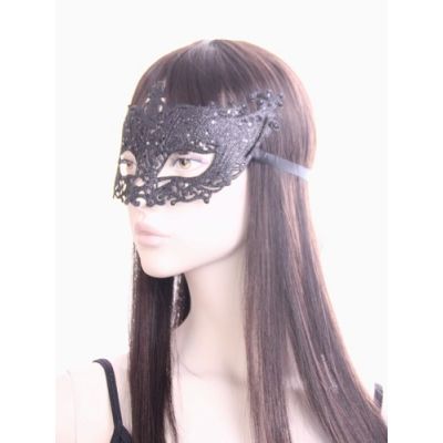 Black glitter masquerade mask.