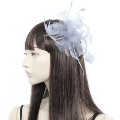 © Style Grace. Looped net fascinator on a comb