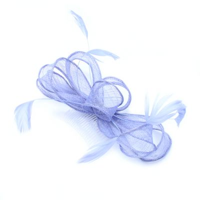© Style Camille. Periwinkle fascinator on a comb