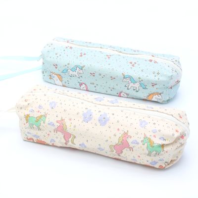 Unicorn print pencil case 18x6x5cm