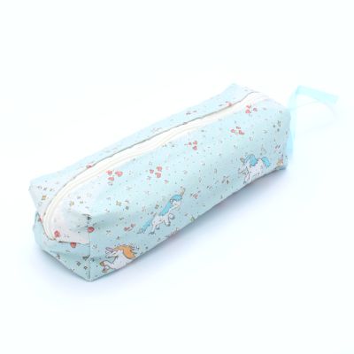 Unicorn print pencil case 18x6x5cm