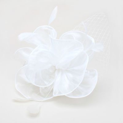 © Style Fleur. Cream chiffon fascinator on an aliceband