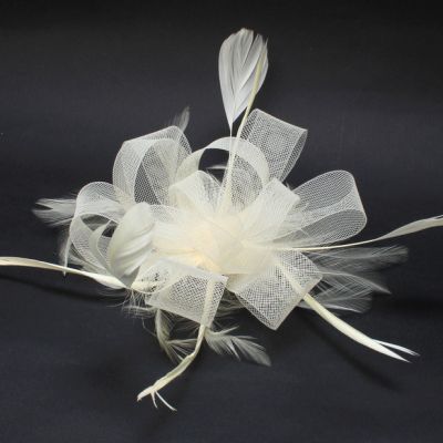 © Style Grace. Looped net fascinator on a clear comb