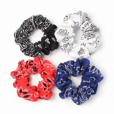 Regular - 100% Cotton paisley print scrunchie. Dia.10cm