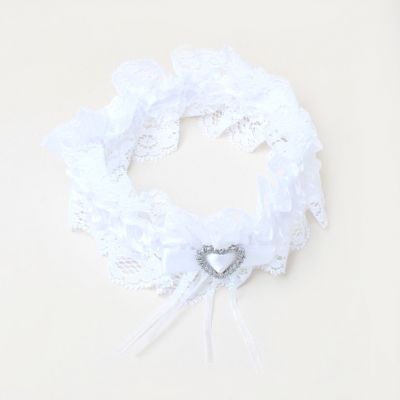 White ribbon garter with heart