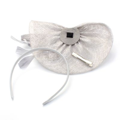 Style Charlotte. Silver sinamay fascinator