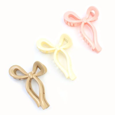 Recycled plastic bow shaped clamp 11cm