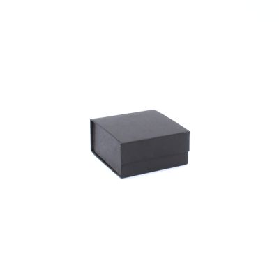 8.5x8.5x4cm. Black gift Box. Magnetic closure**Please note the sticky tabs may need re-gluing.