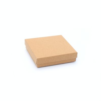 9.5x9.5x2.5cm. Kraft gift box.