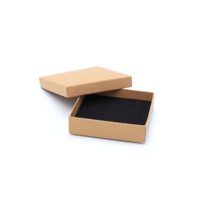 9.5x9.5x2.5cm. Kraft gift box.