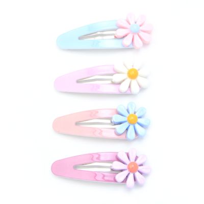 Card of 2 plastic daisy sleepies. 5cm.