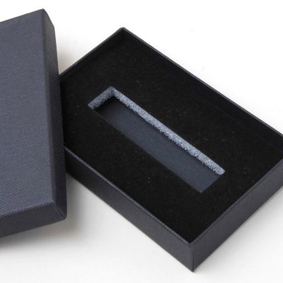 Size: 11.5x7.5x2.2cm Black gift box. Special insert