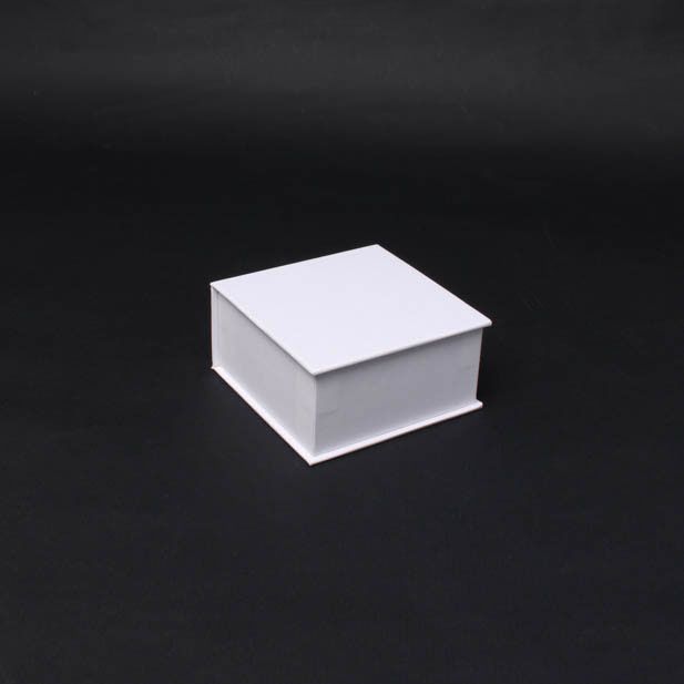 9x9x4.5cm White Kraft gift box. Magnetic closure main product photo