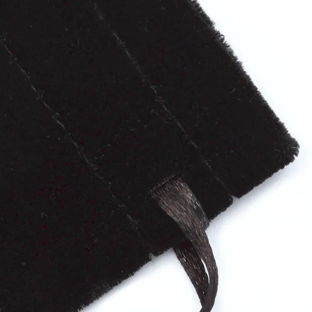 9x7cm. Black velvet pouch