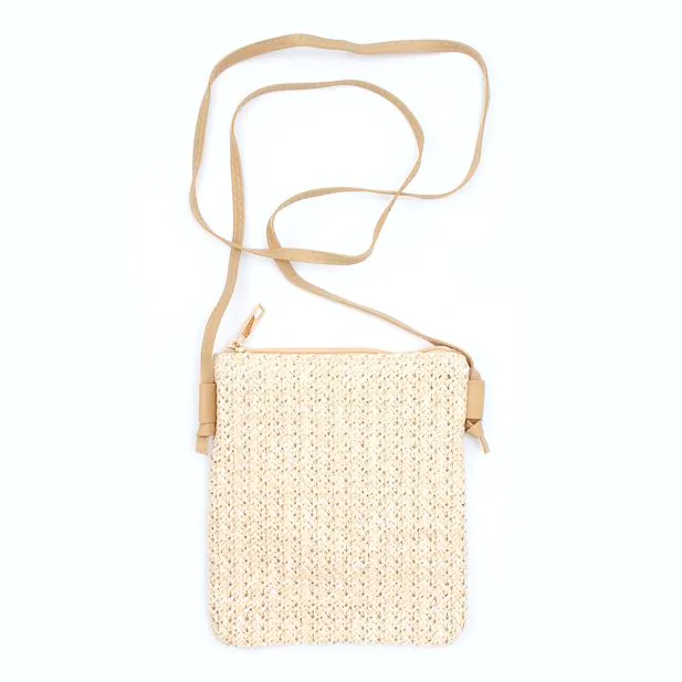 Natural look cross the body bag. 19x16cm