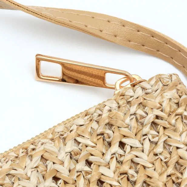 Natural look cross the body bag. 19x16cm