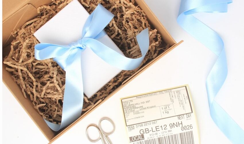 Ecommerce packaging for shipping  - brown kraft hamper box 